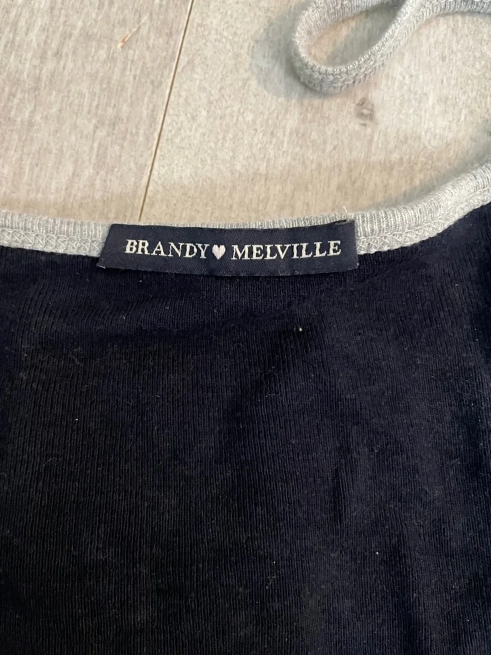 Brandy Melville Black Tank Top with Gray Trim and 'HAWAII' Logo - Picture 3 of 3